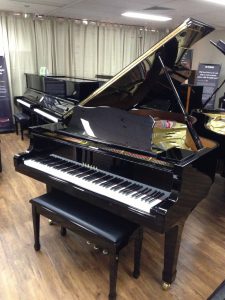 Yamaha G5 Grand Piano 